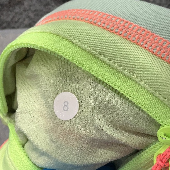 LuLuLemon Inspire Crop II Black Quilt Spring Mesh Capri Pocket Leggings Size 8 M - Picture 6 of 7